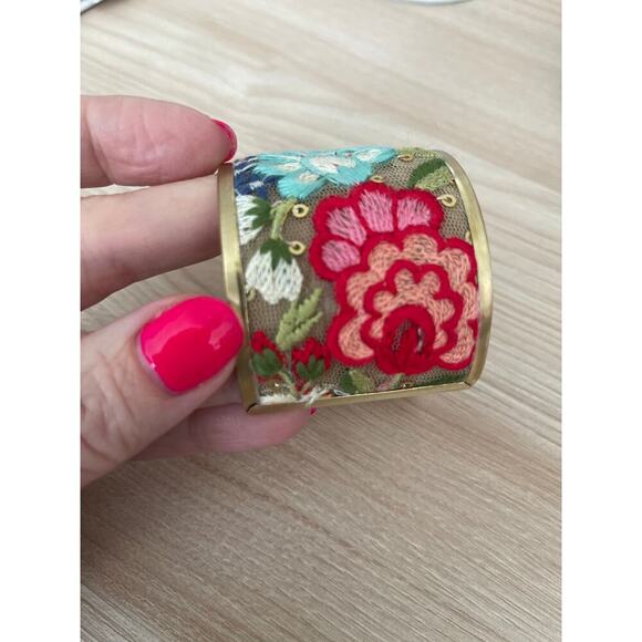 Light Pink Flower Embroidery Cuff Bracelet - Picture 5 of 6